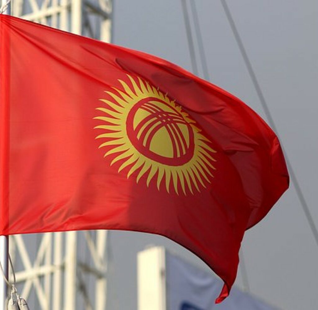 Qırğızıstan bayrağı dəyişdirilir